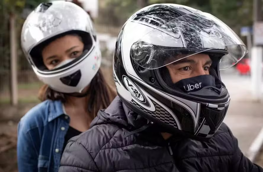 Prefeitura de SP credencia Uber Moto após decisão judicial, mas mantém serviço suspenso episode artwork