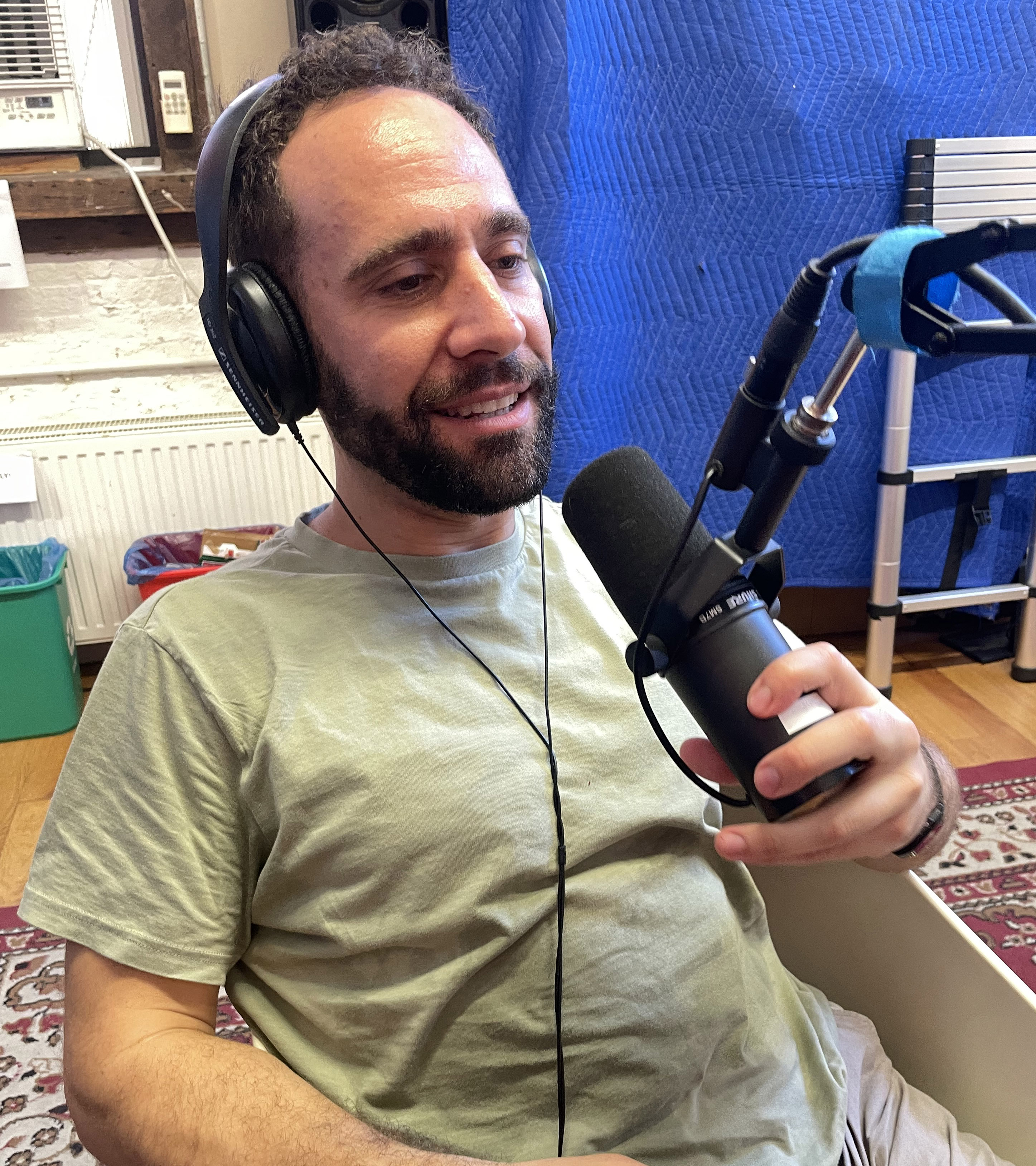 DLG341 Keenan Steiner, charismatic, talented comedian talks about his challenges with long-term relationships.