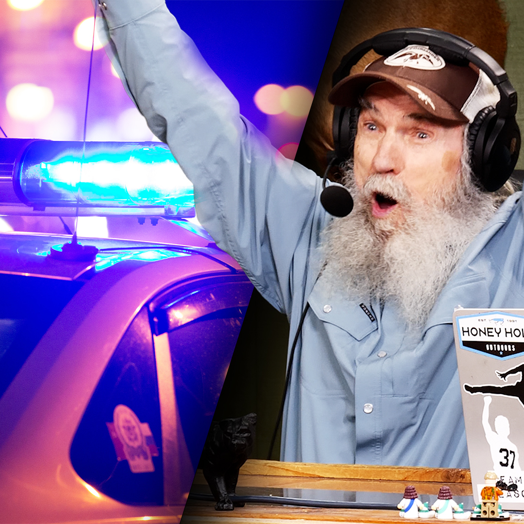 Uncle Si Gets Handcuffed by Confused Police Officer