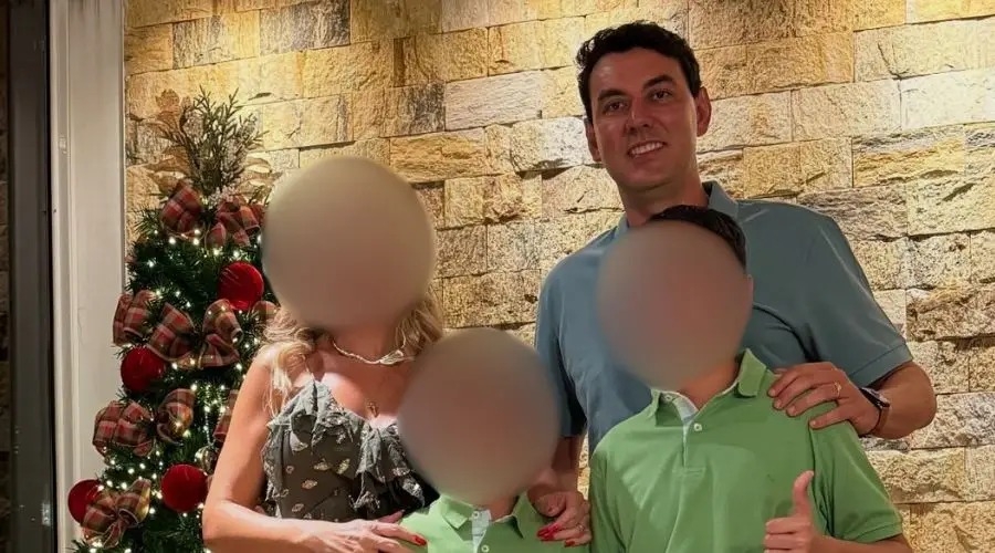 Mãe de meninos mortos pelo pai fala pela primeira vez um mês após o crime: 'não consigo acreditar'