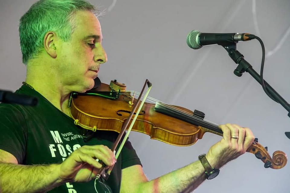 Episode 486 Featuring Serf William - Educator, Fiddle Player, Our Resident Historian episode artwork