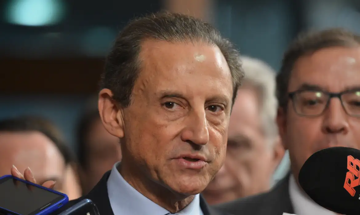 Presidente da Fiesp vai se reunir com Alcolumbre para tentar adiar mudanças na escala 6x1 episode artwork