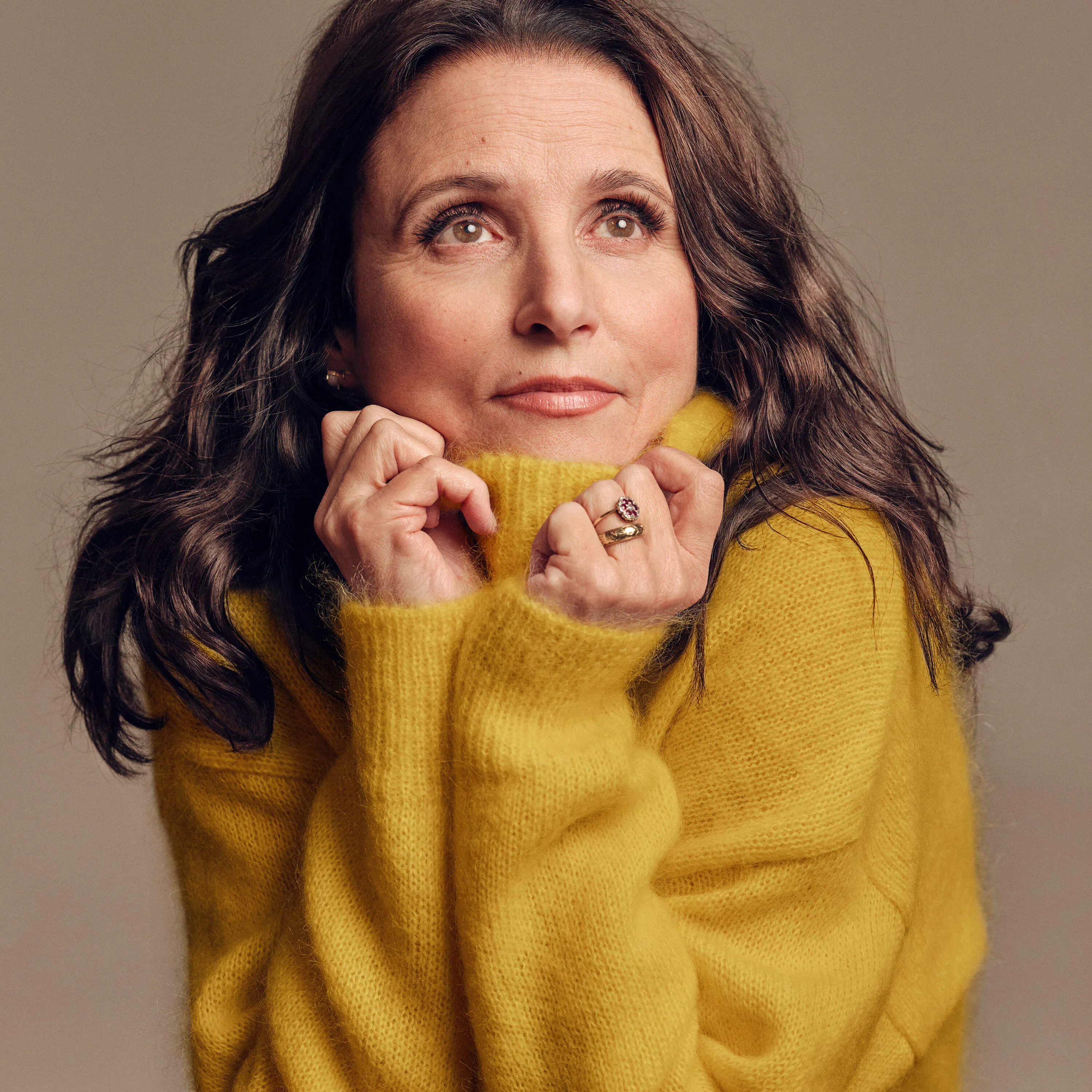 Cover art for the episode "EXTRA: A Peek Behind the Scenes" from Wiser Than Me with Julia Louis-Dreyfus