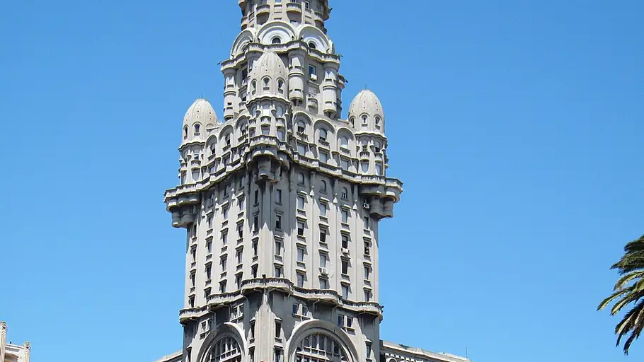El Palacio Salvo y otros secretos herméticos de Uruguay