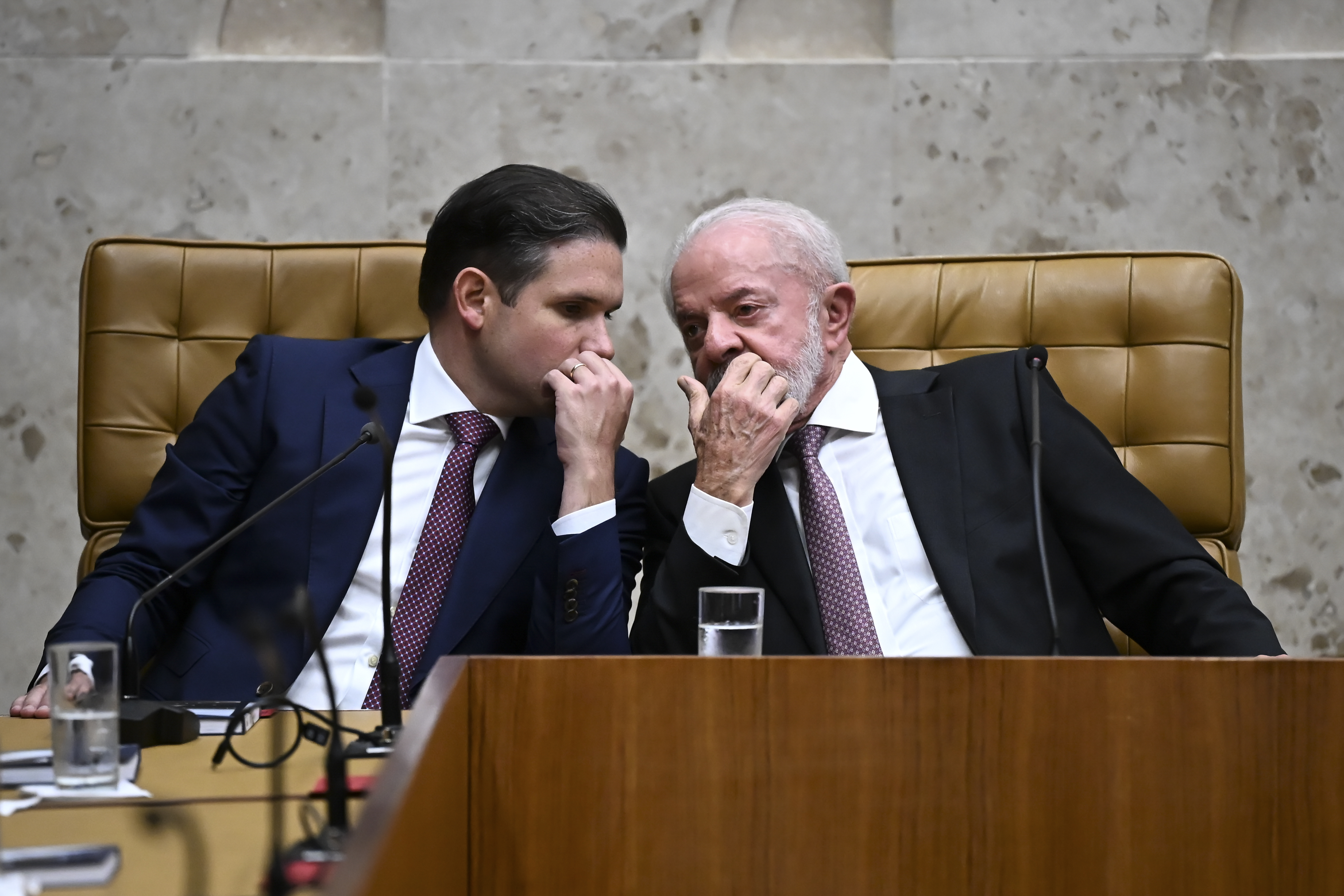 Hugo Motta declara apoio à reeleição de Lula episode artwork