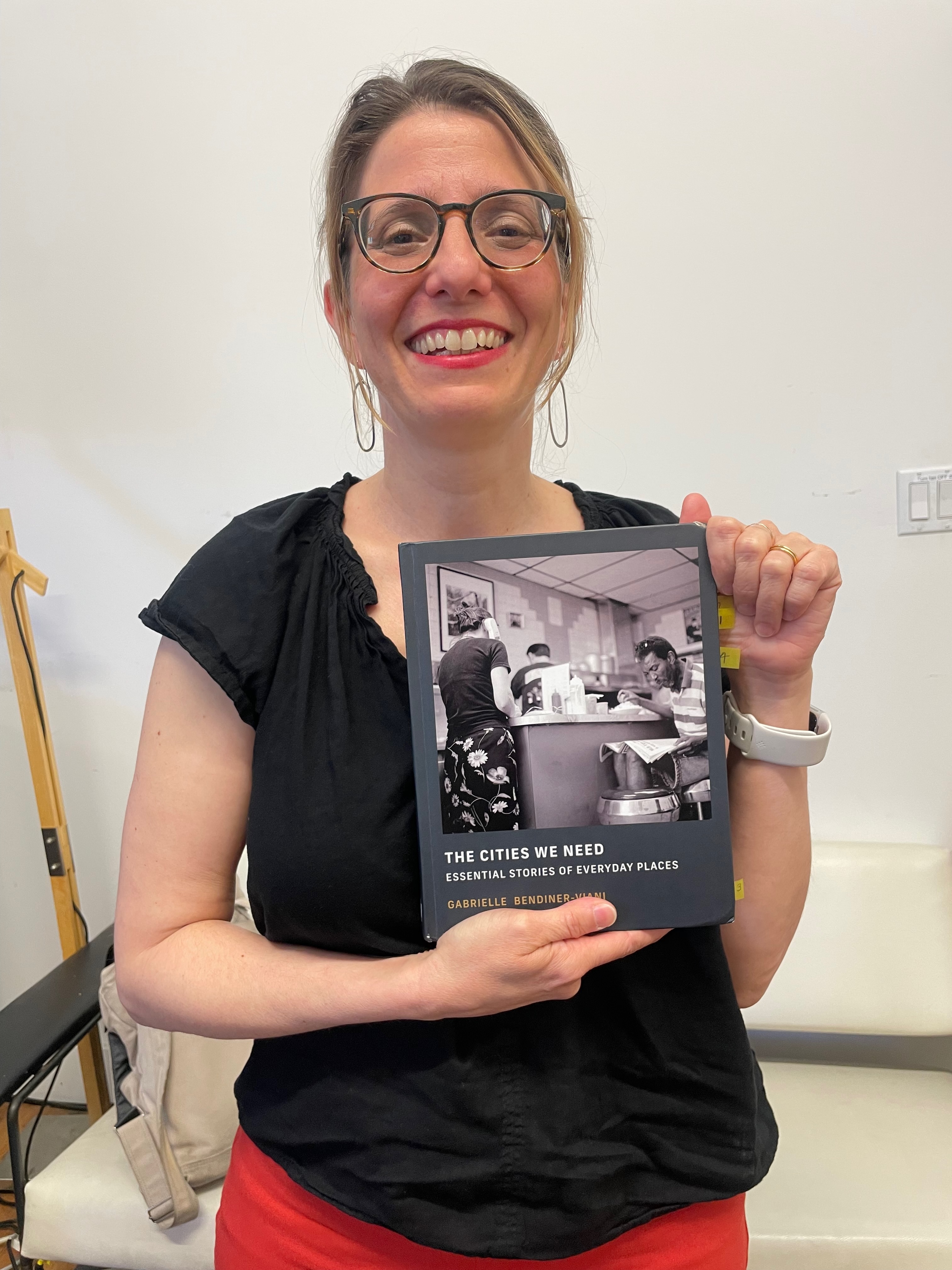 Dr. Lisa Gives a Sh*t