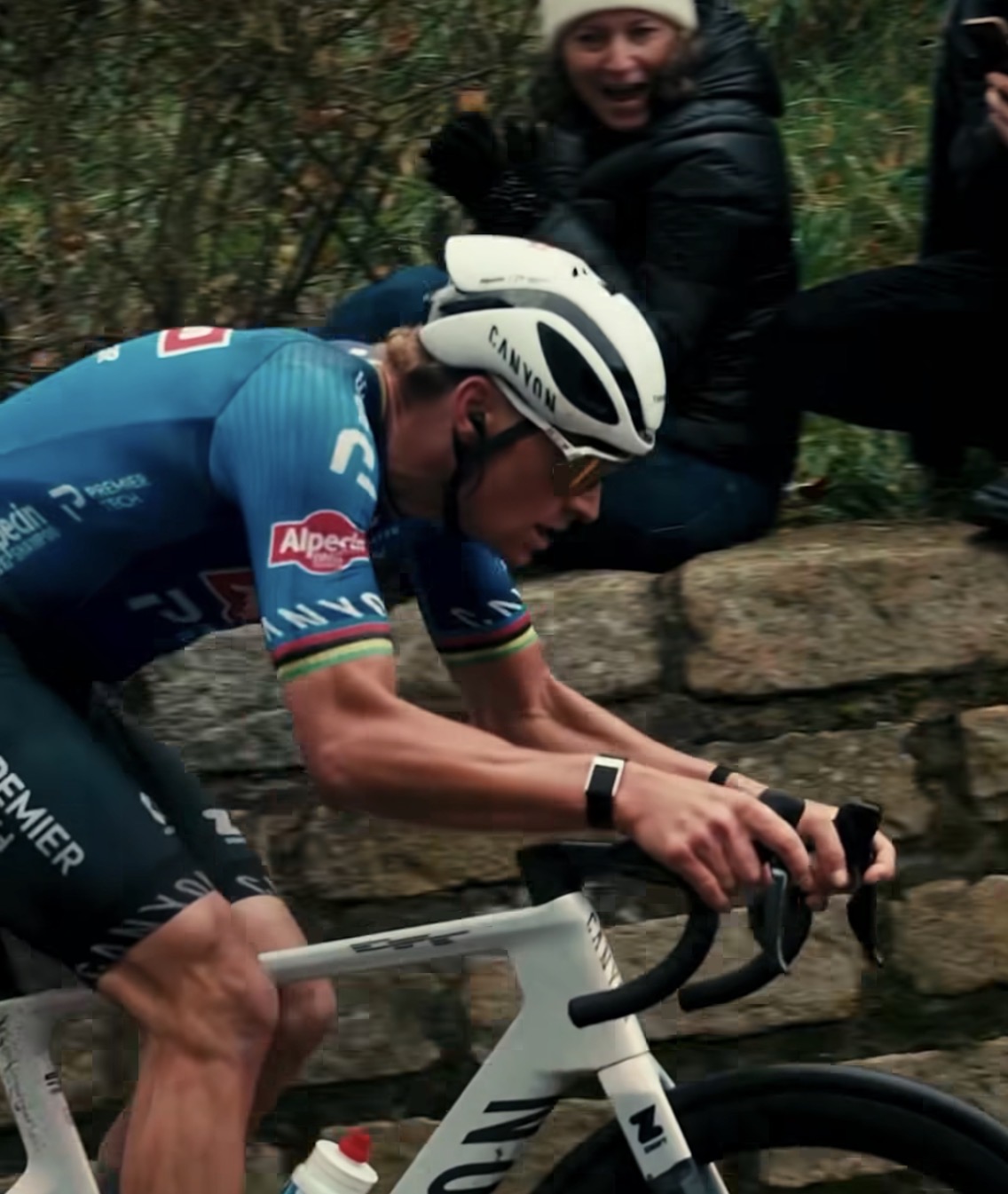 182 - Van der Poel brilla al debutto, Pogi debutta alle Strade Bianche