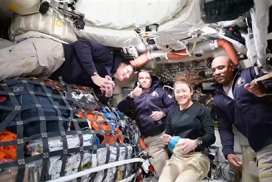 Comandante da Artemis II relata alarme de incêndio no penúltimo dia da viagem: 'Foi tenso'