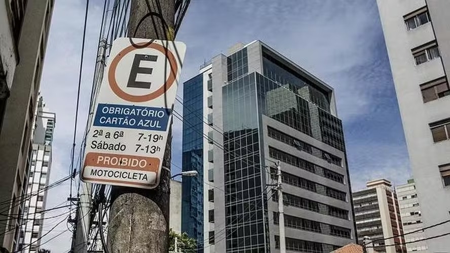 Tarifa da Zona Azul em São Paulo passa a custar R$ 6,95 por hora a partir desta terça (20)