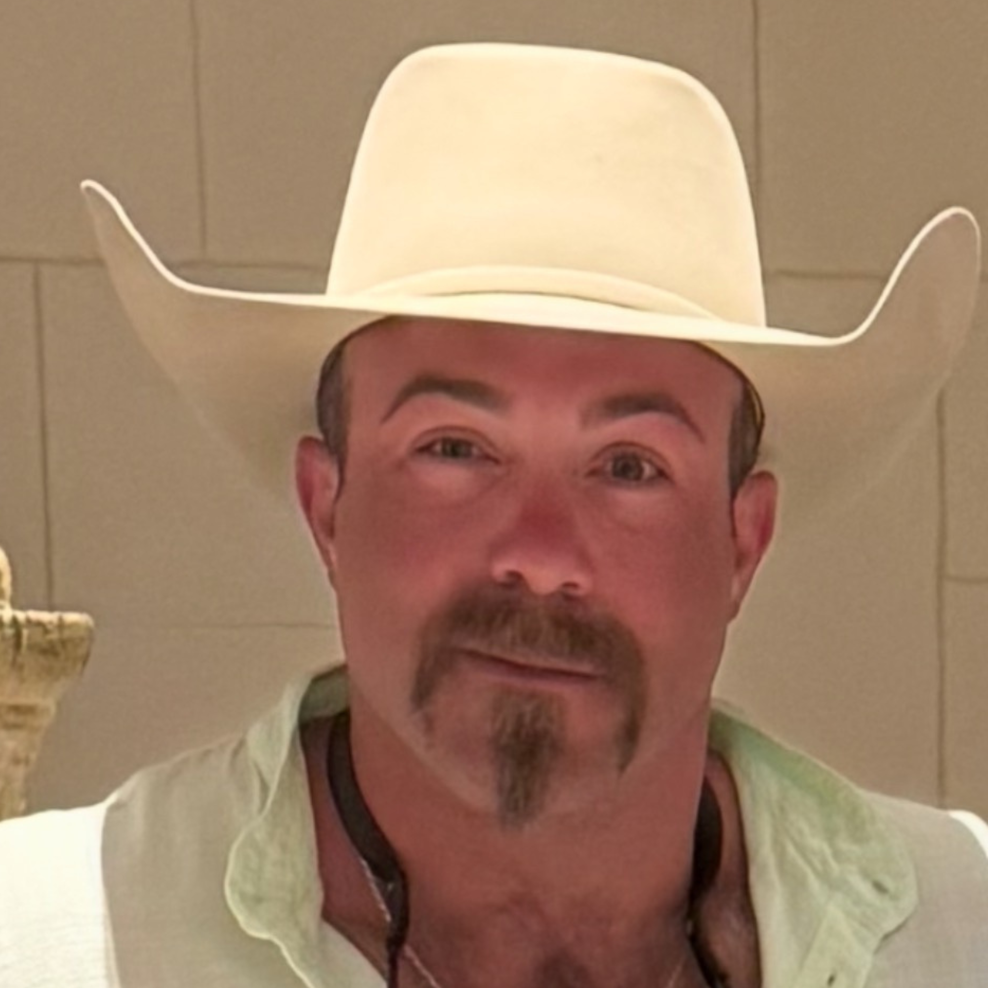 Luke Beekman on Mastering Business Through The Hunter Mindset