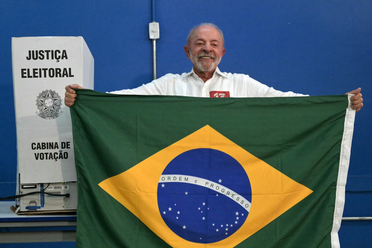 Lula vota em São Bernardo do Campo (SP) durante segundo turno das eleições episode artwork