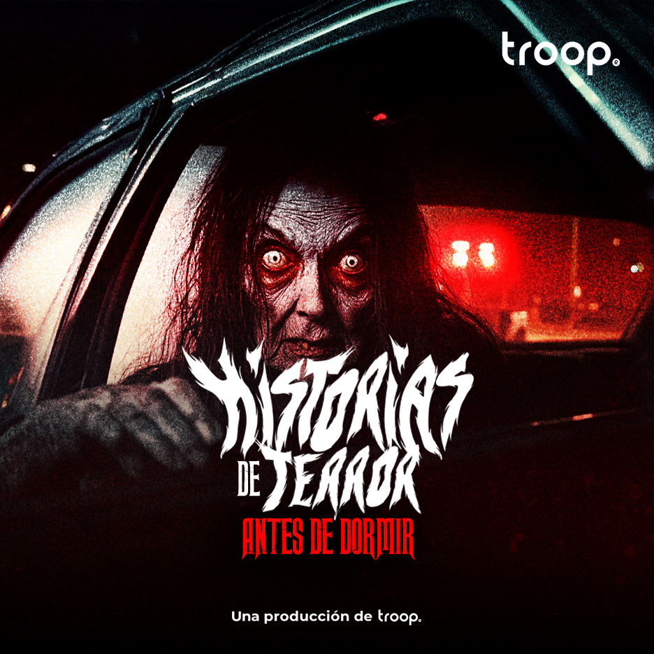 HAY UNA MUJER PARADA AFUERA DE MI COCHE