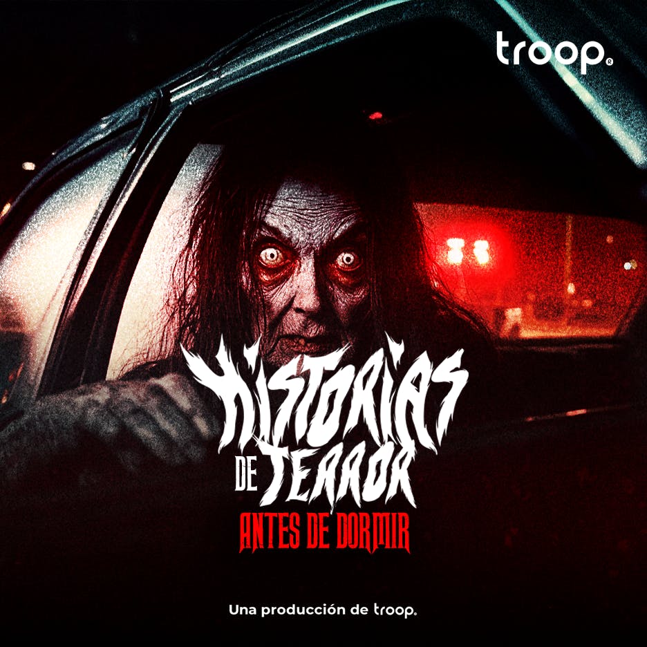 HAY UNA MUJER PARADA AFUERA DE MI COCHE HAY UNA MUJER PARADA AFUERA DE MI COCHE