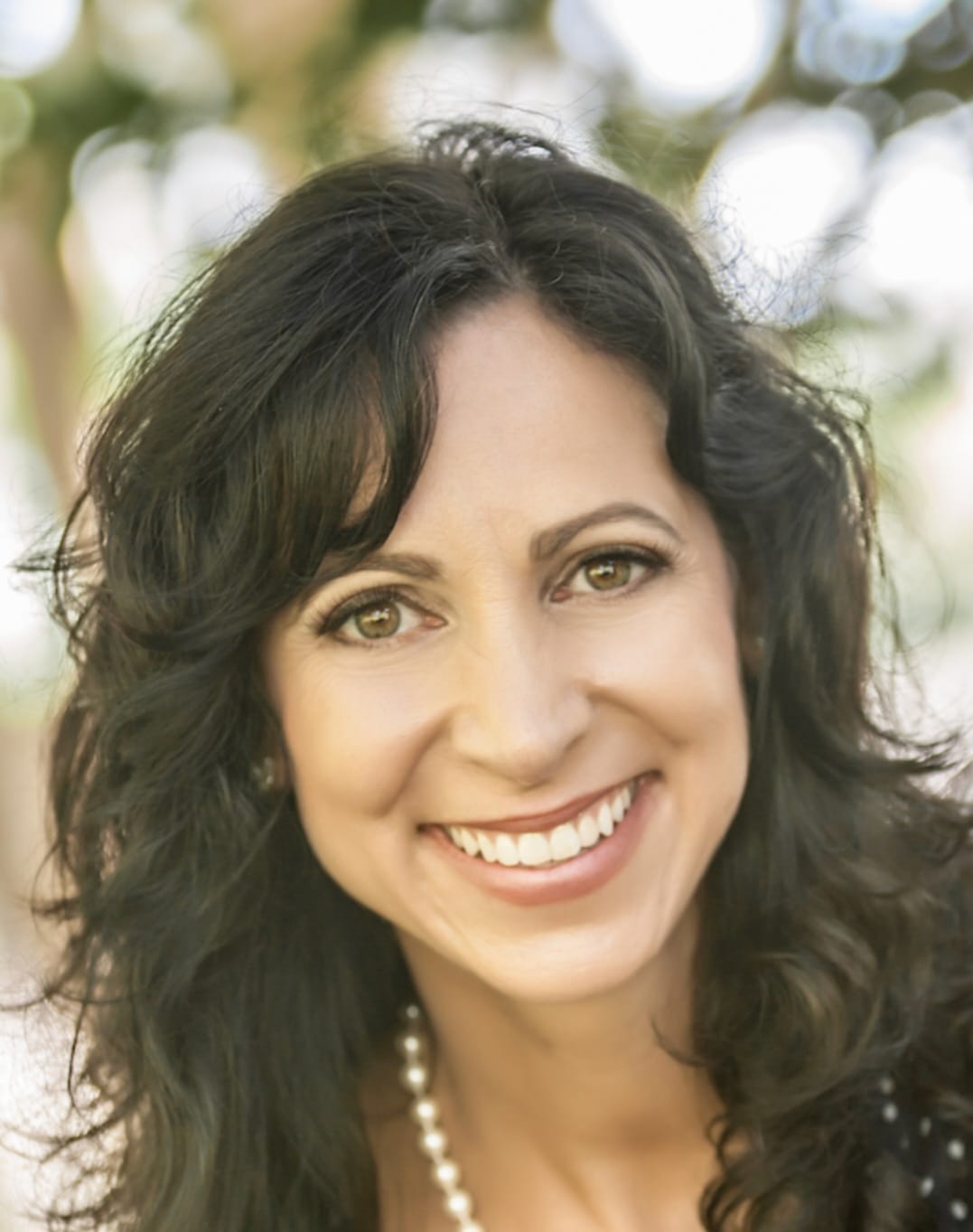 Episode 572 Featuring Priscilla Oliveras - Novelist, Educator episode artwork