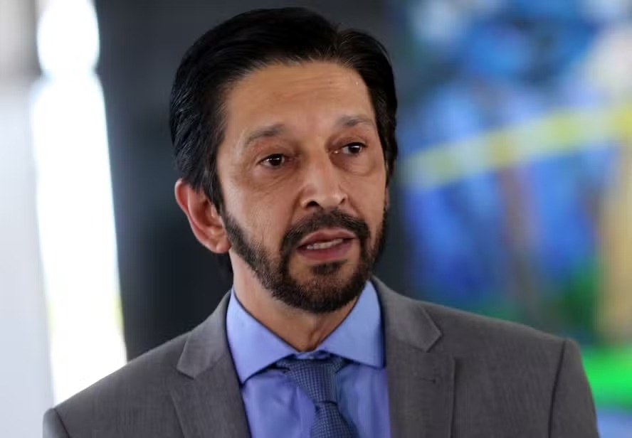 Nunes diz que polícia dará voz de prisão a donos de construtora responsável por prédio que desabou em SP episode artwork