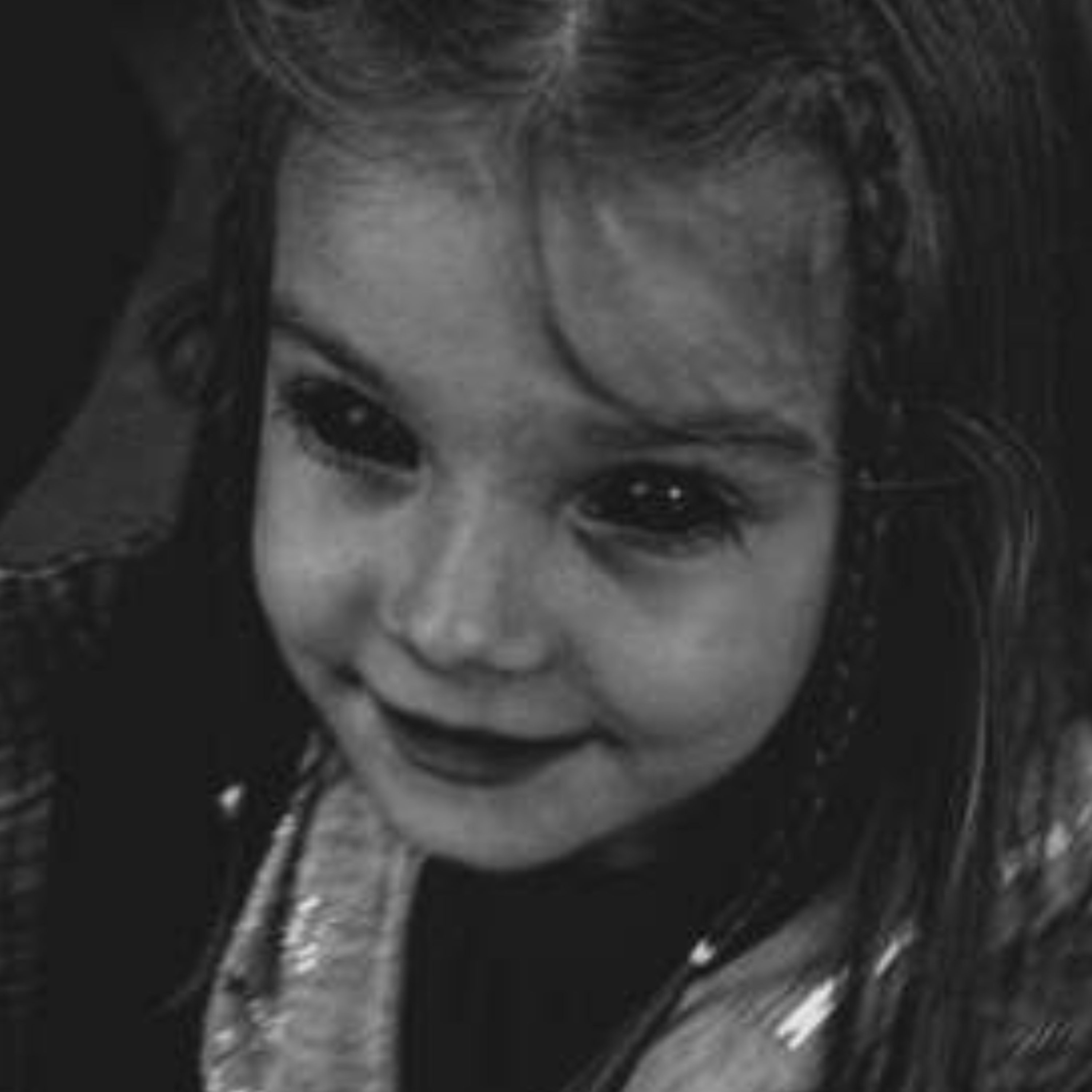 LA NIÑA FANTASMA DE LA VENTANA y experiencias paranormales de @nochesdeterrormx | Podcast de Terror