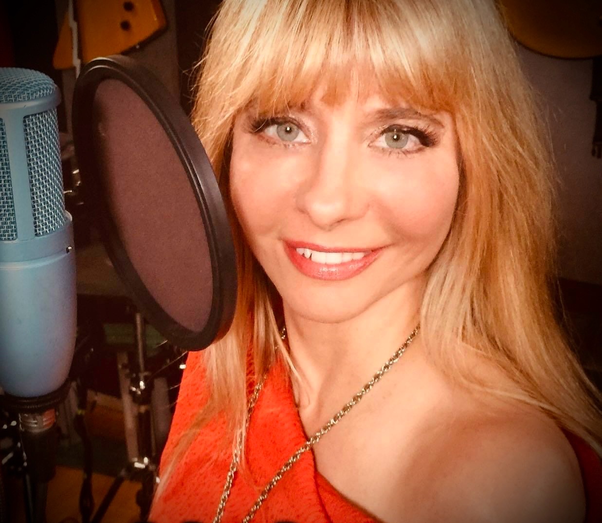 The Arwen Lewis Show