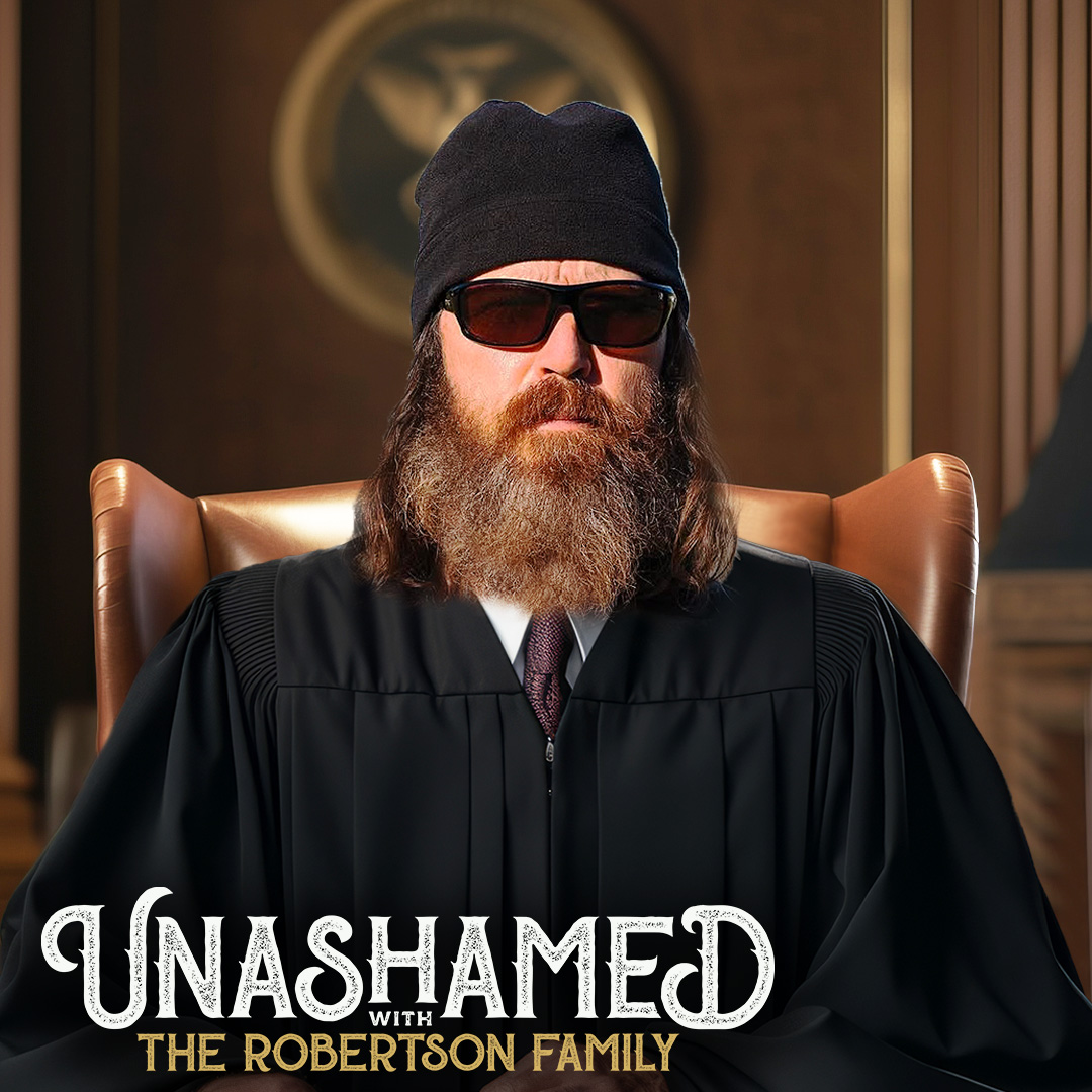 Ep 1023 | Jase Is Carted Off by the ATF at the Airport & Get Ready for the 'Judge Jase' TV Show