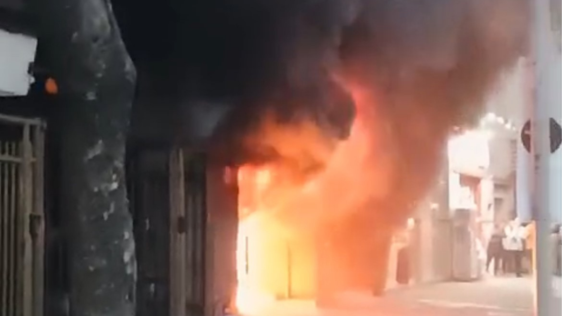 Morre idosa de 85 anos, vítima de incêndio em loja de motos elétricas em Copacabana