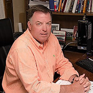Guest: Victor Clarke, Owner of Clarke, Inc, an inbound and outbound marketing firm episode artwork