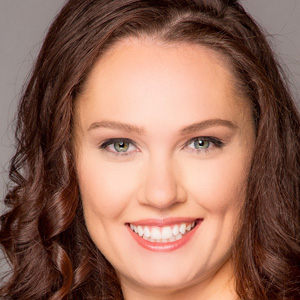 Guest: Laura Pennington - www.betterbizacademy.com and www.sixfigurewritingsecrets.com episode artwork