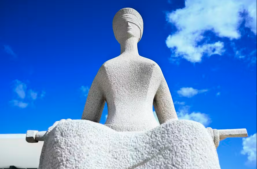 Trama golpista: STF tem maioria para condenar nove 'kids pretos' e absolver general