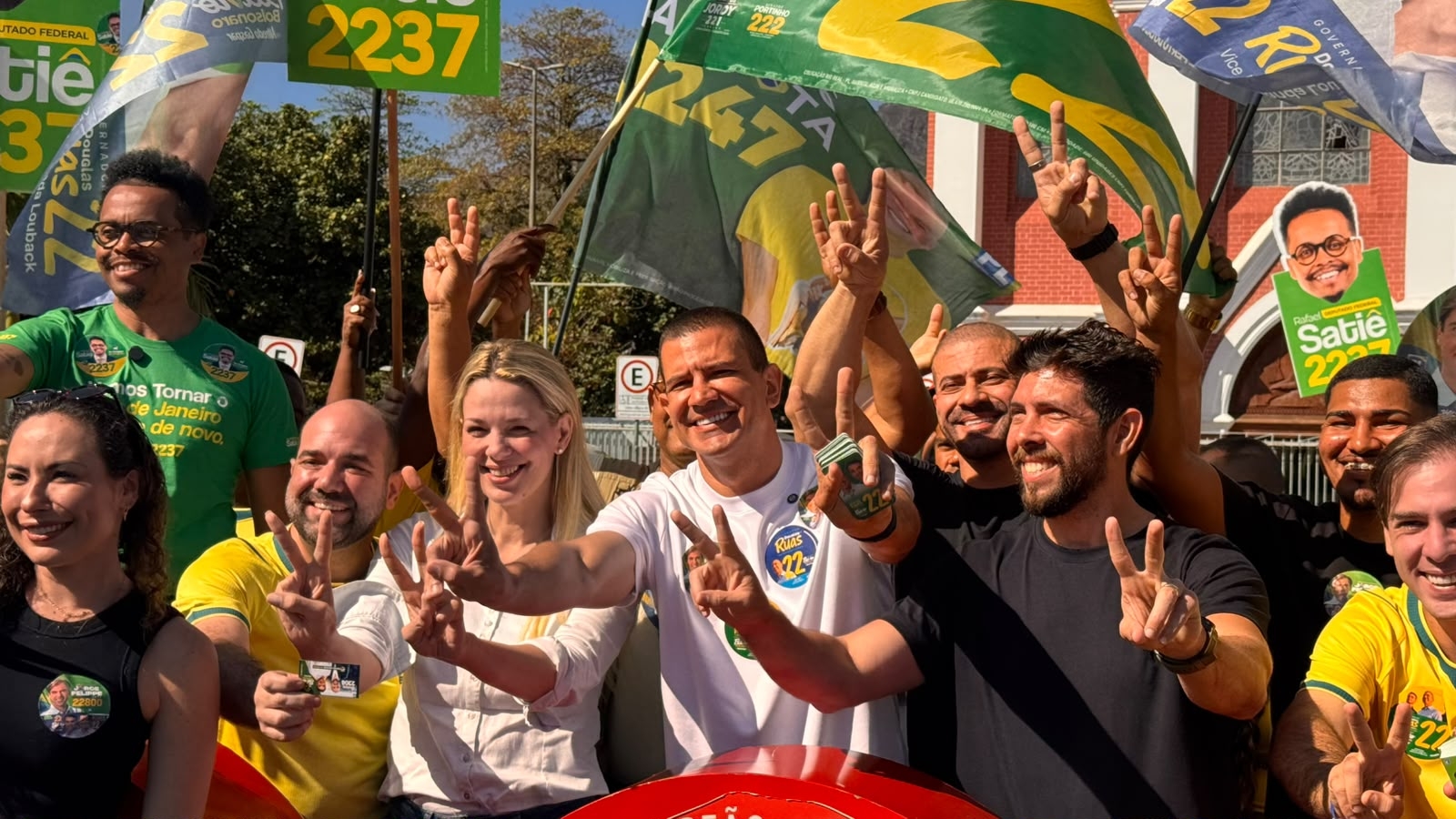Douglas Ruas caminha em Bangu, Paes cede entrevistas: confira agendas dos candidatos ao governo do RJ episode artwork