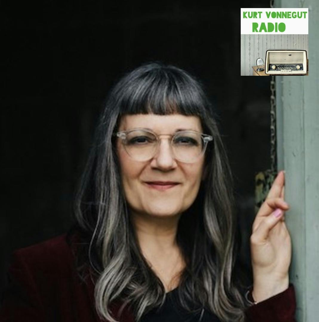 25. Sari Botton 25. Sari Botton