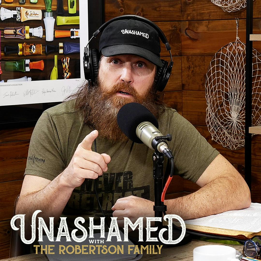 Ep 864 | Jase Emotionally Invests in a Sidewalk Drama & Why God Doesn’t Show Favoritism