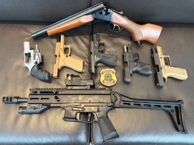 PF encontra e apreende armas na casa de Mário Frias