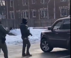 'ICE OUT': No Grammy, artistas reforçam mensagem contra o ICE nos EUA