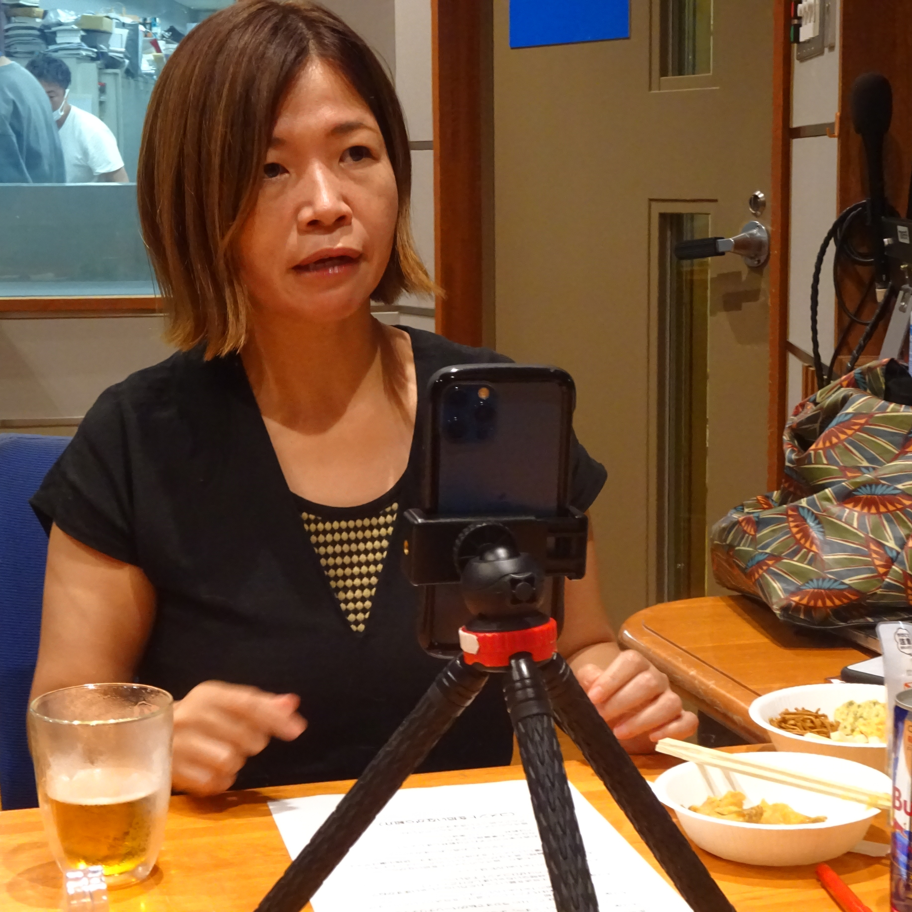 「月に一度のTikTokライブ。大久保さんがお酒飲みつつゆるーく配信してます」▼2022年8月27日（土）