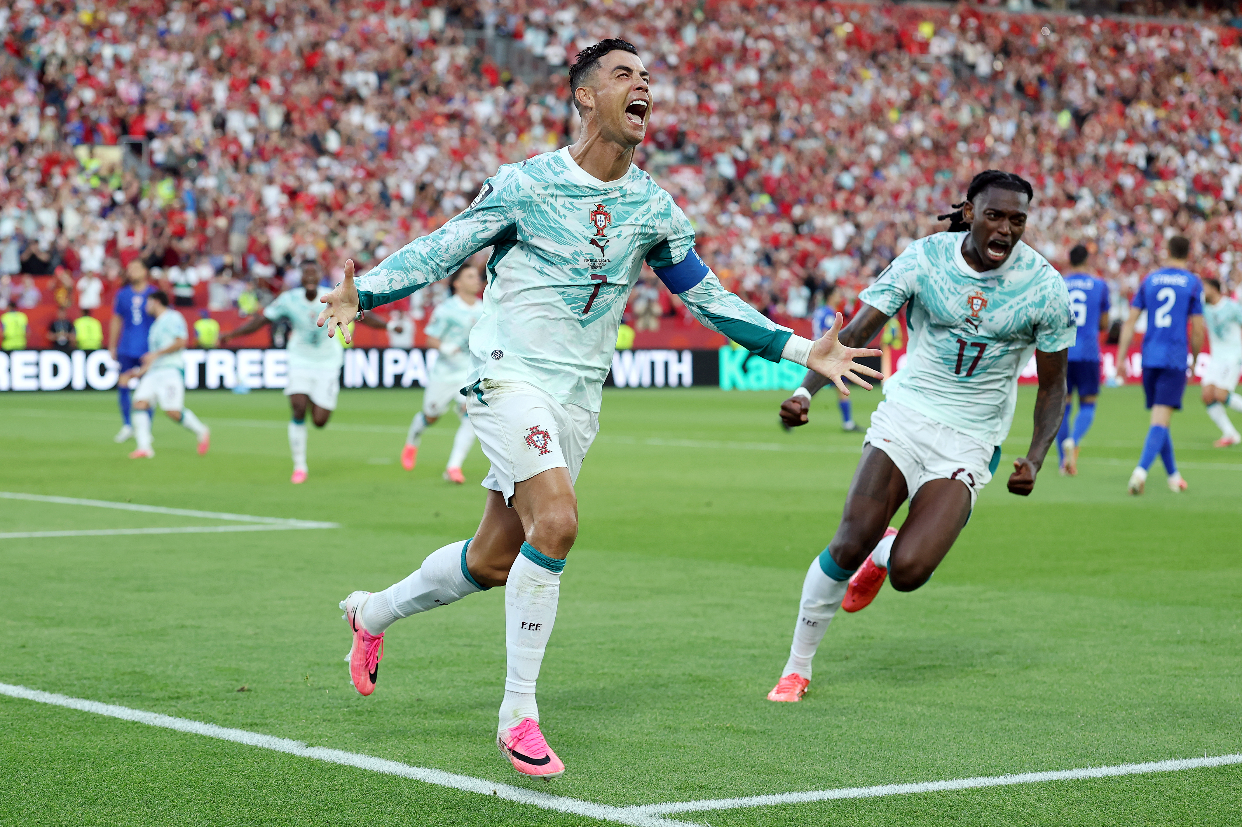 Dia 26 de Copa: Clássico ibérico entre Portugal e Espanha, Estados Unidos recebem a Bélgica e guia de jogos da segunda-feira episode artwork