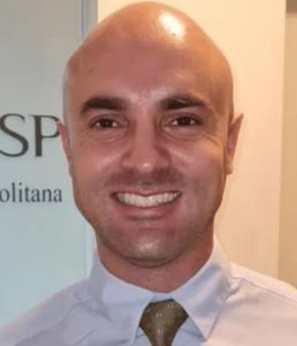 Polícia investiga morte de professor encontrado carbonizado em São Paulo Polícia investiga morte de professor encontrado carbonizado em São Paulo