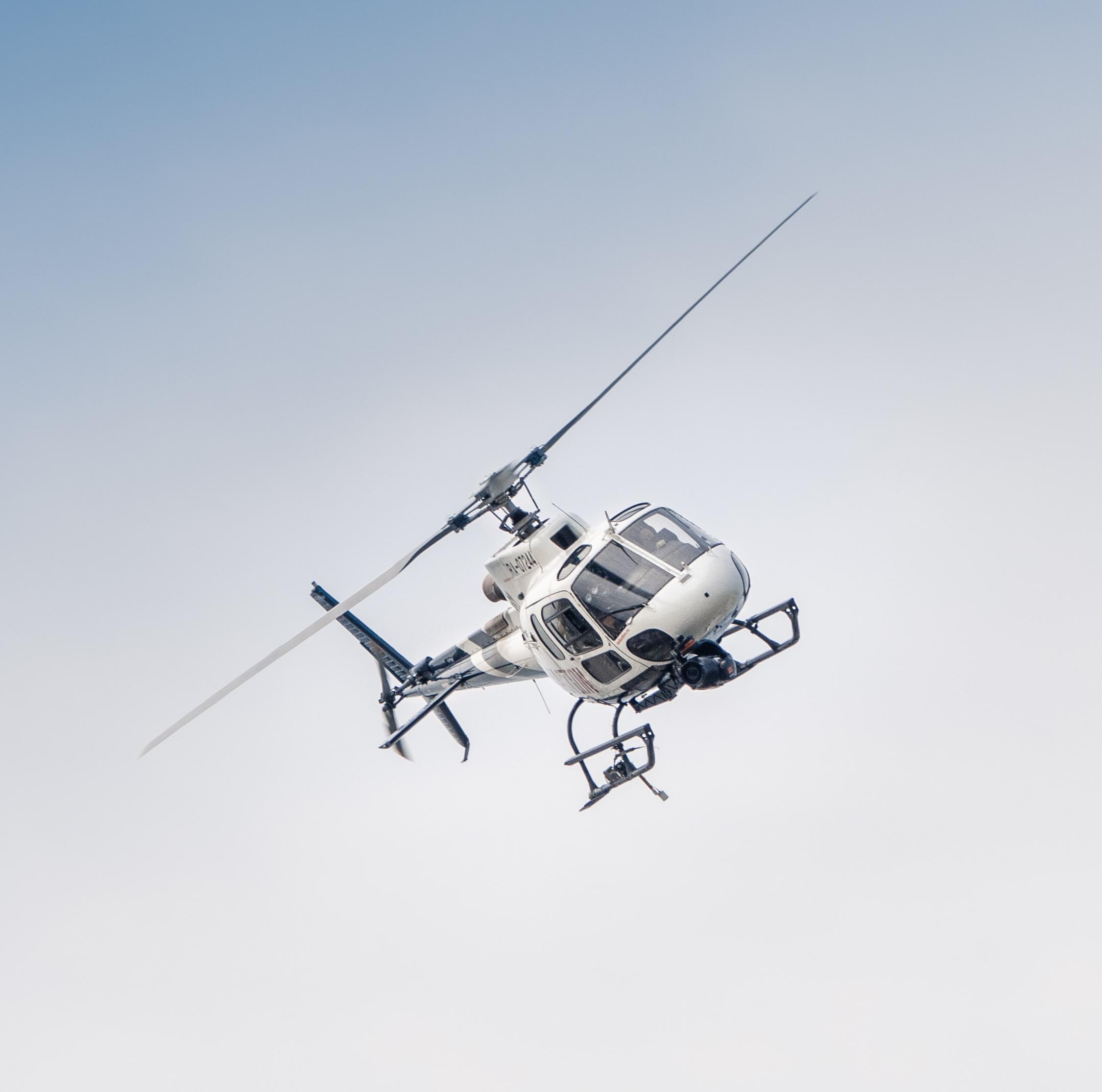 Relaxing Helicopter: 8-Hour Tranquil Chopper Sounds for Relaxation & Sleep