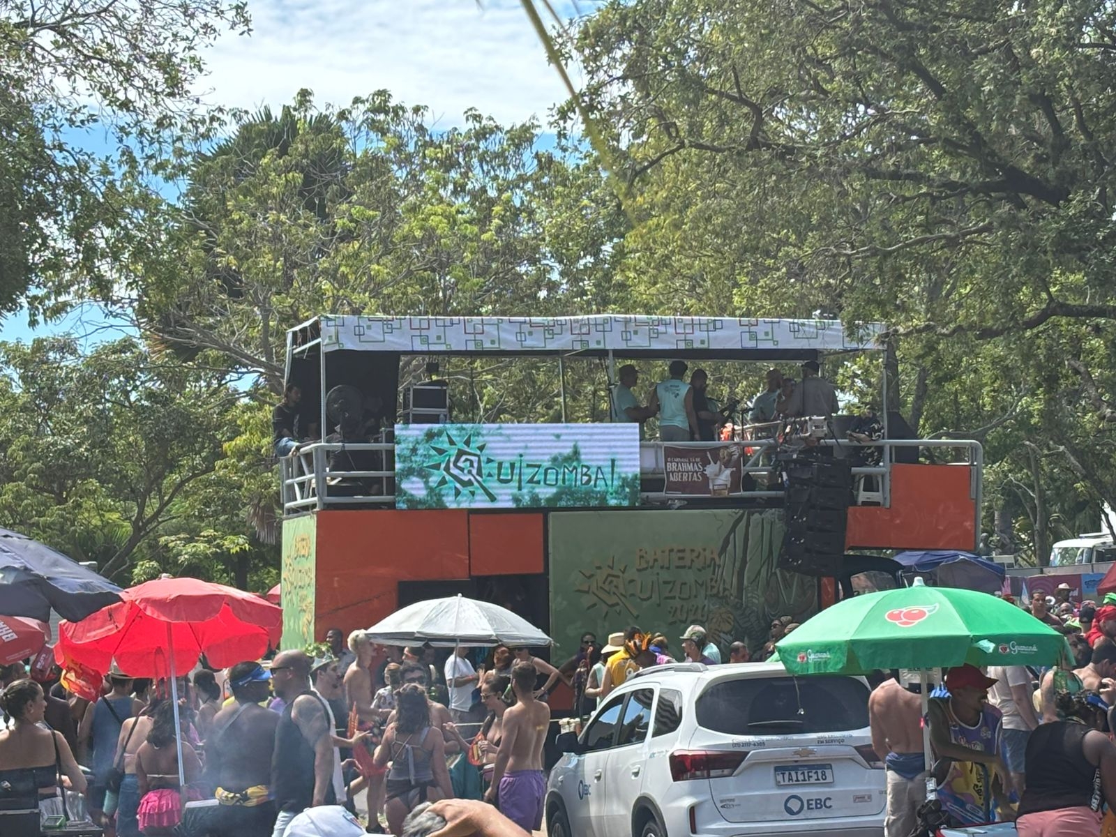 Bloco Quizomba anima foliões no Aterro do Flamengo, Zona Sul do Rio episode artwork