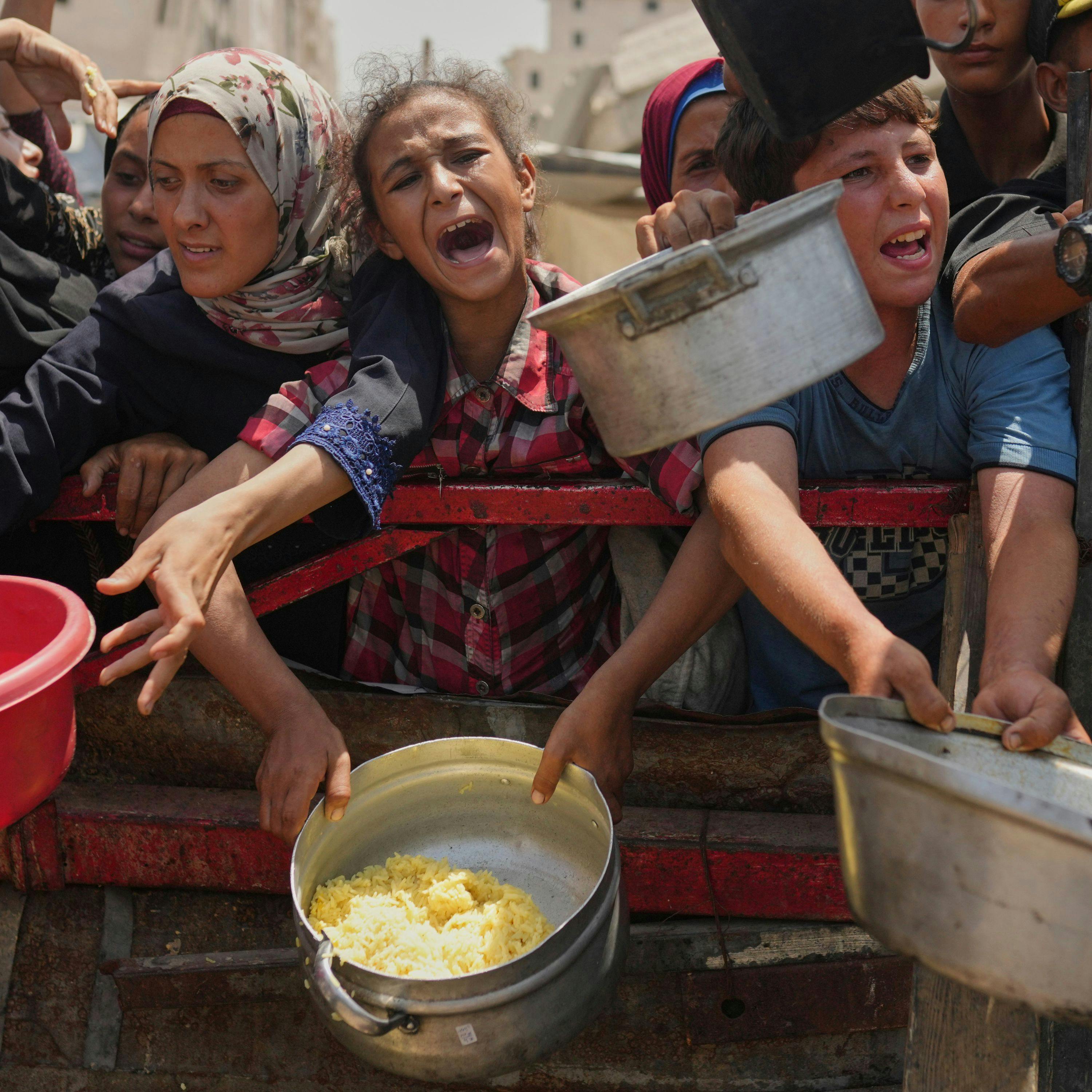 Trump Administration Pulls Back Aid as Famine Spreads Trump Administration Pulls Back Aid as Famine Spreads