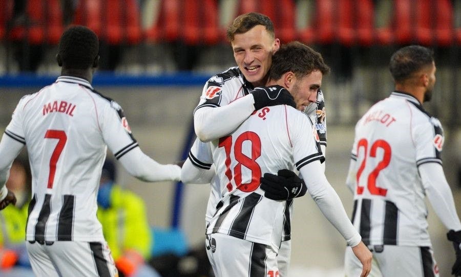 El Castellón se engancha a la zona alta de Segunda con una sólida victoria en Andorra El Castellón se engancha a la zona alta de Segunda con una sólida victoria en Andorra