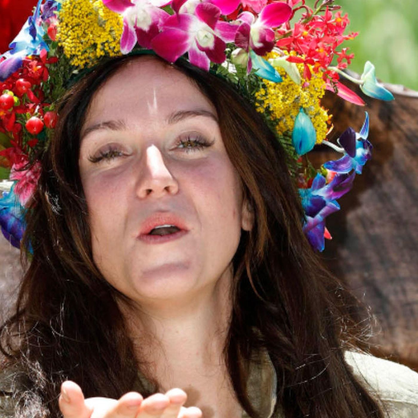 7: Former Queen of the jungle Vicky Pattison gives her verdict. And we look at the future for Toff and Amir beyond I'm A Celeb