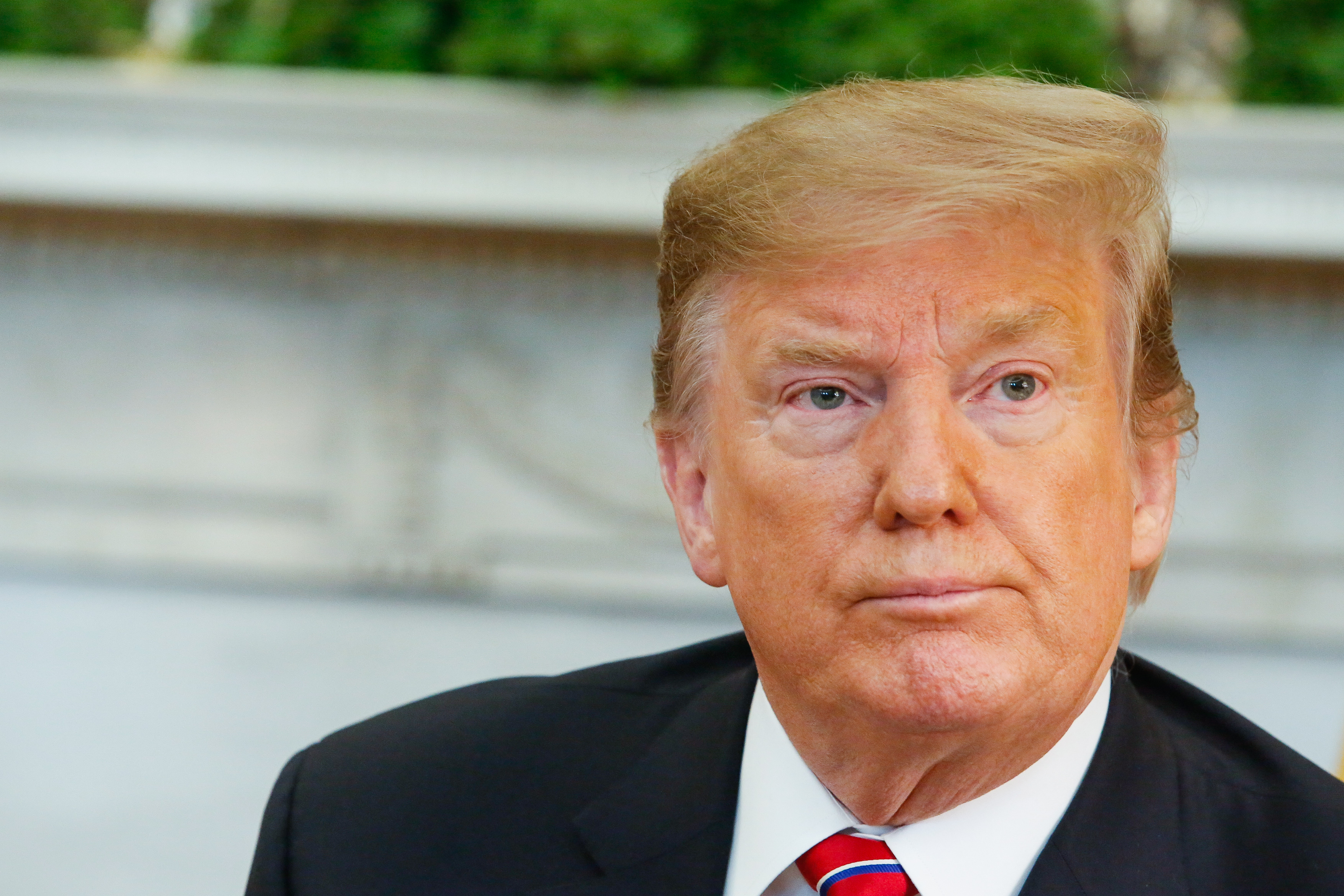 Dólar abre em alta e é cotado a R$ 5,57 em meio a repercussões de tarifas de Trump