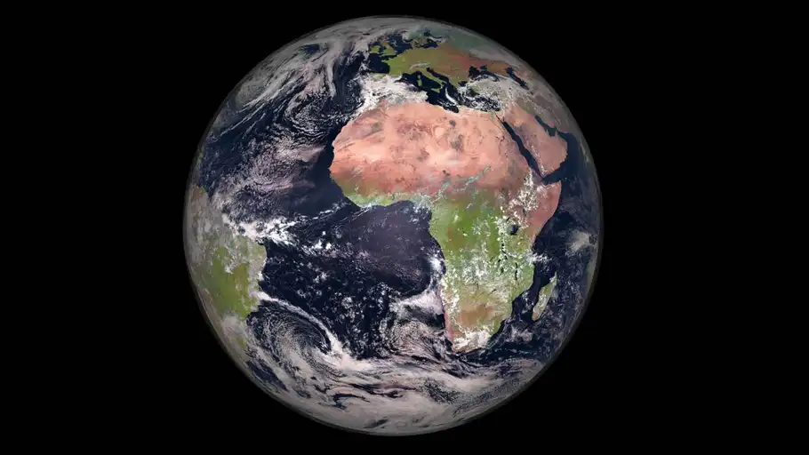 ¿Qué orbitaba la Tierra antes de la carrera espacial?