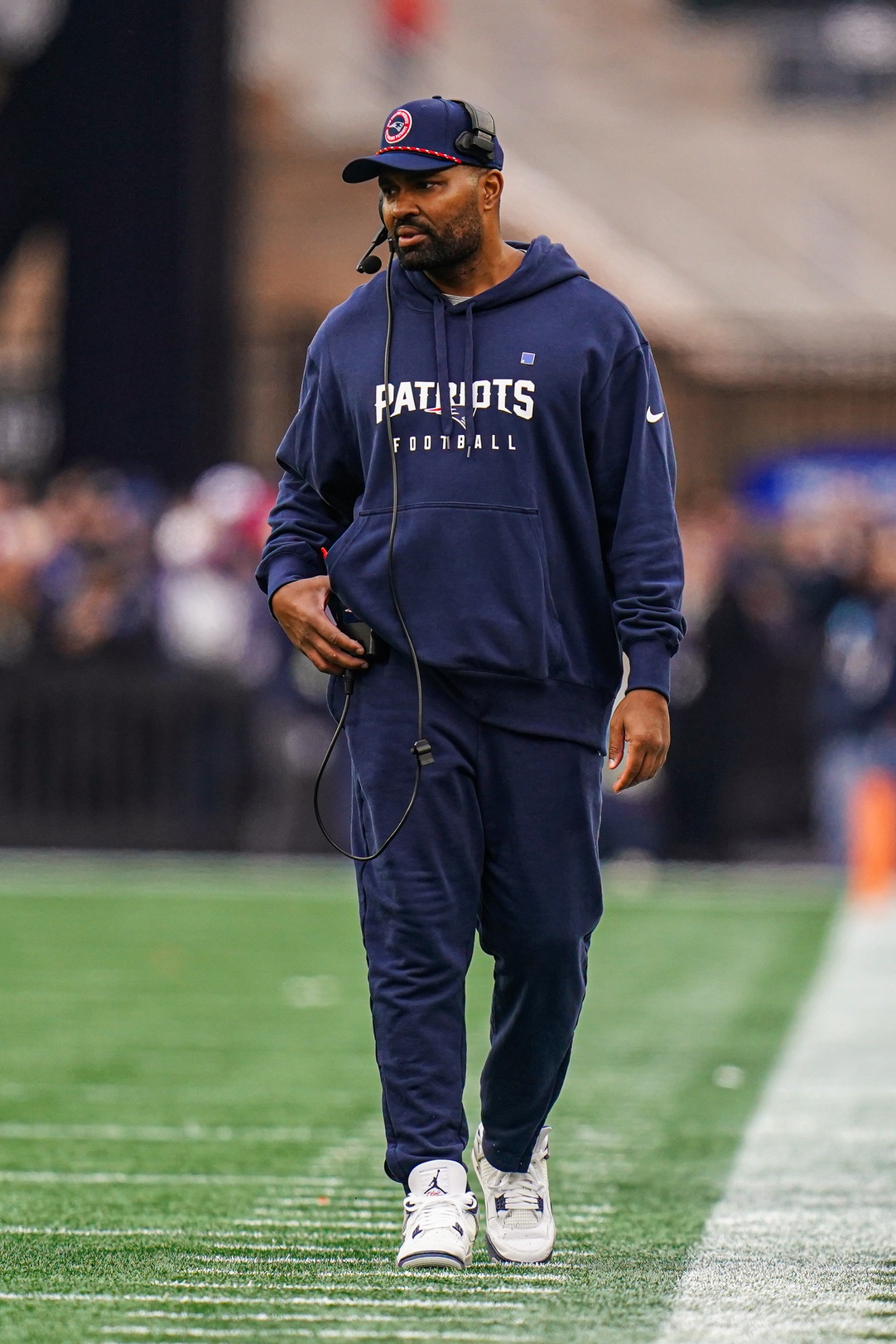 Bedard on Patriots' blowout loss to Chargers with 98.5 The SportsHub