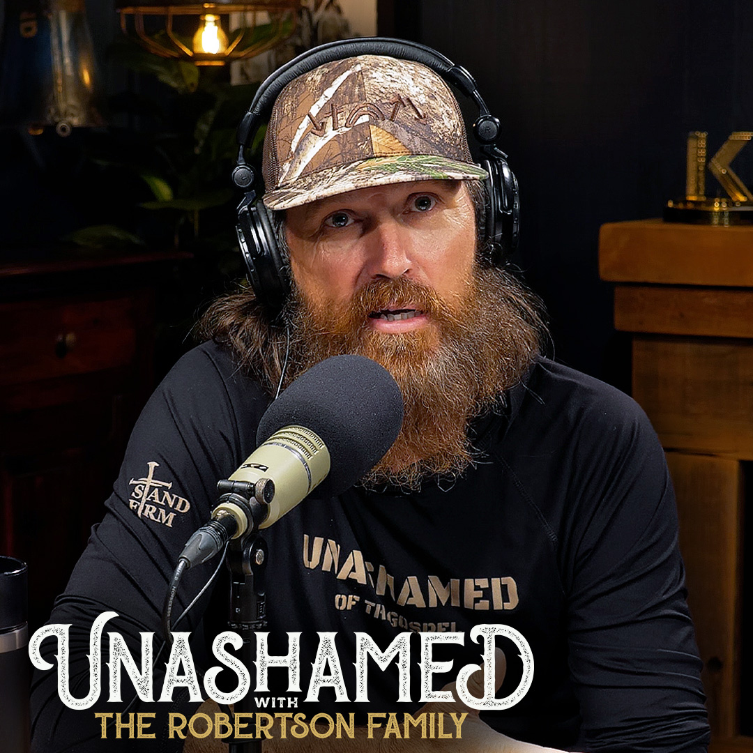 Ep 1114 | Jase Robertson Tries Bourbon for the First Time Ever & Is Israel vs. Iran a Sign of the End?