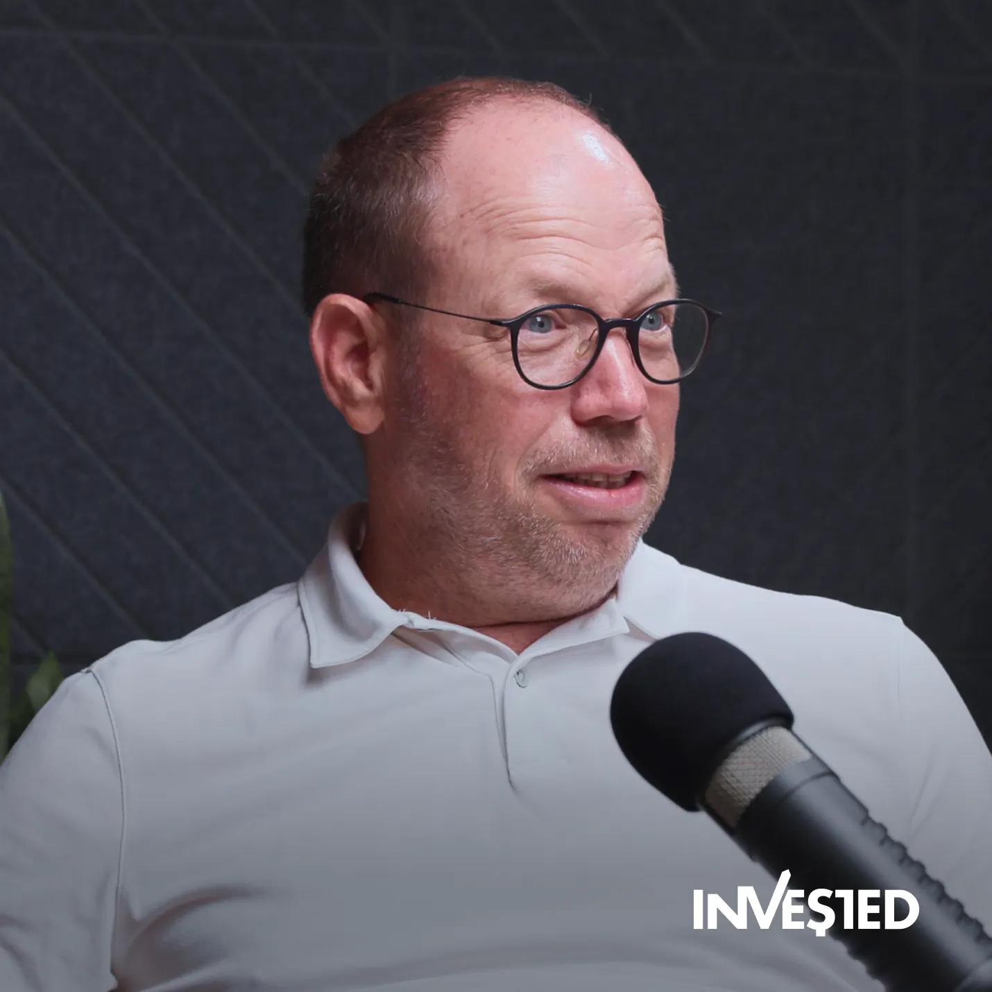Gili Raanan, Founder of Cyberstarts and Chairman of Wiz, on Why He Asks Founders About Their Moms, Being Ghosted by Assaf Rappaport, and the Dark Decade Coming for Cybersecurity Episode cover
