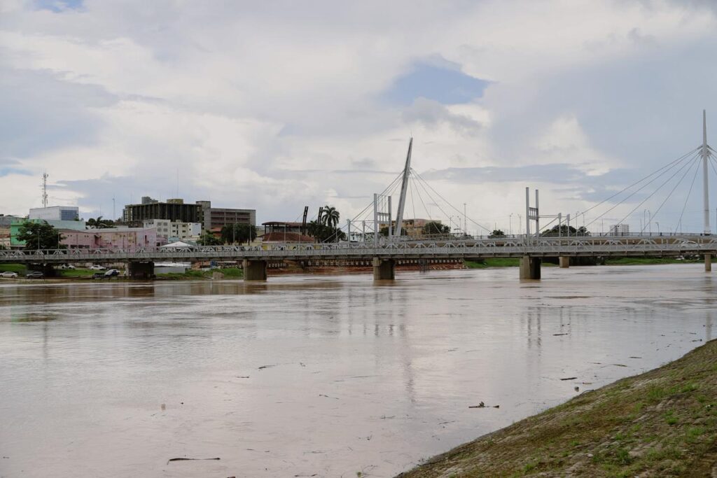 Rio Acre transborda pela terceira vez em menos de dois meses em Rio Branco