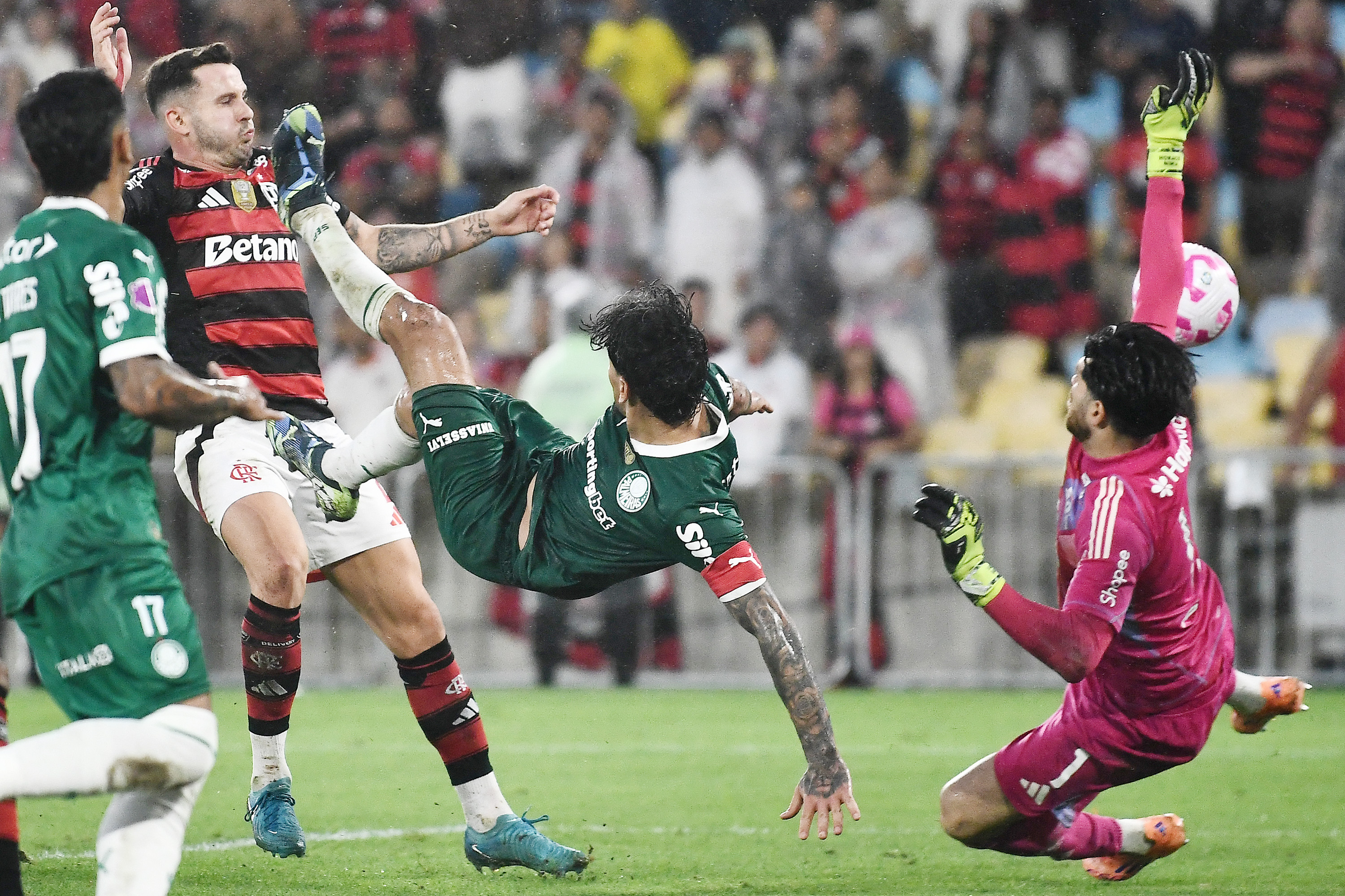 Jogadores do Palmeiras são denunciados no STJD por críticas à arbitragem no jogo contra o Flamengo episode artwork