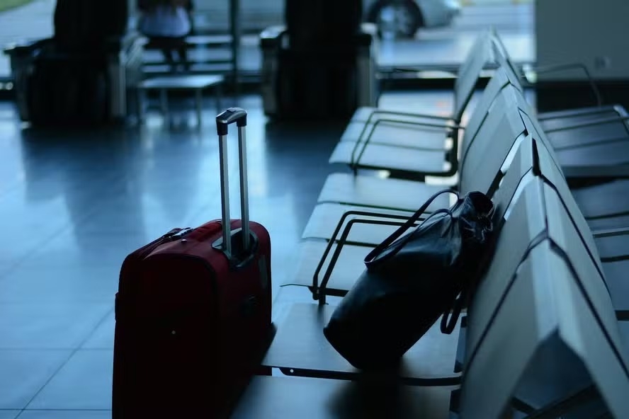 Ciberataque contra sistema de check-in prejudica operações em aeroportos da Europa episode artwork
