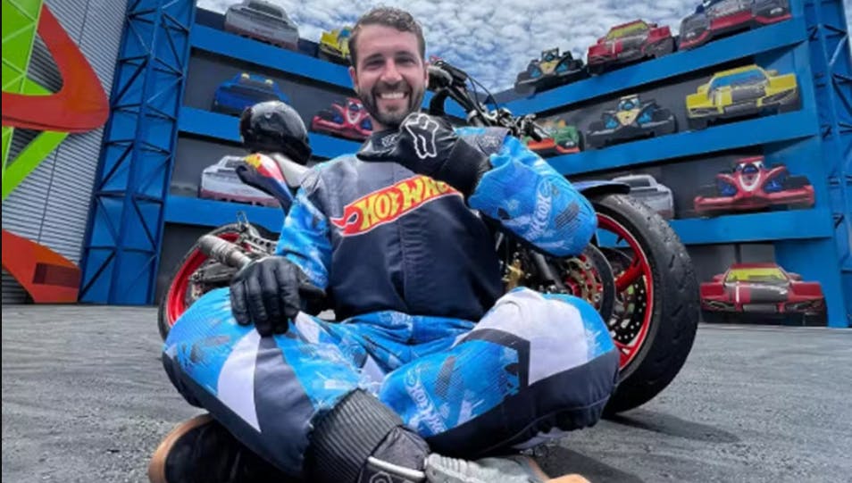 Polícia investiga morte de piloto em acidente durante apresentação no Beto Carrero World Polícia investiga morte de piloto em acidente durante apresentação no Beto Carrero World