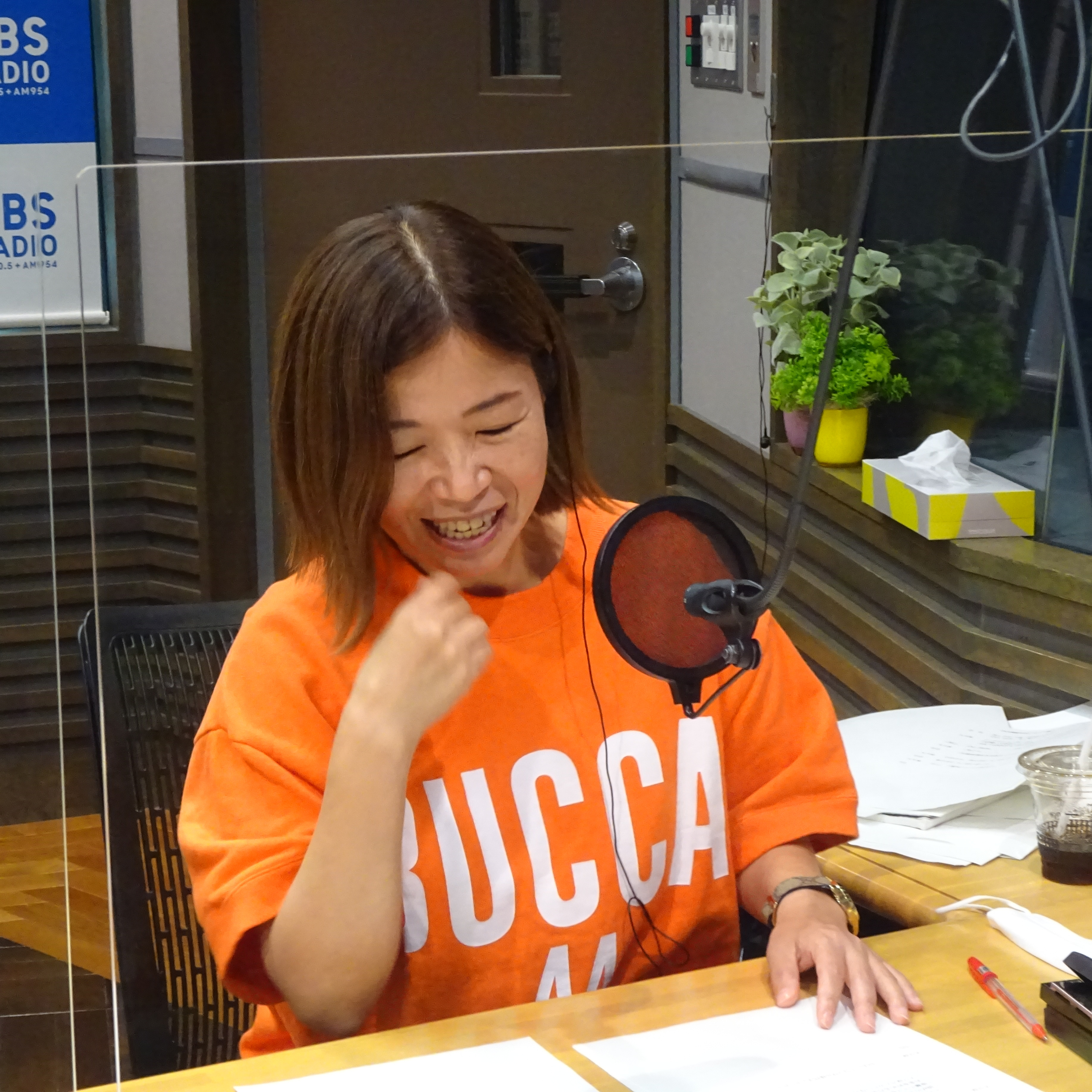 大久保佳代子がステイホーム中にハマったハーモニカを披露