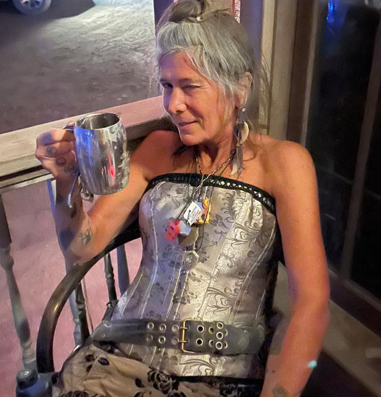 DLG310 Abby Ehmann opens a sober bar Hektate. We talk about the changes people went through from the pandemic.